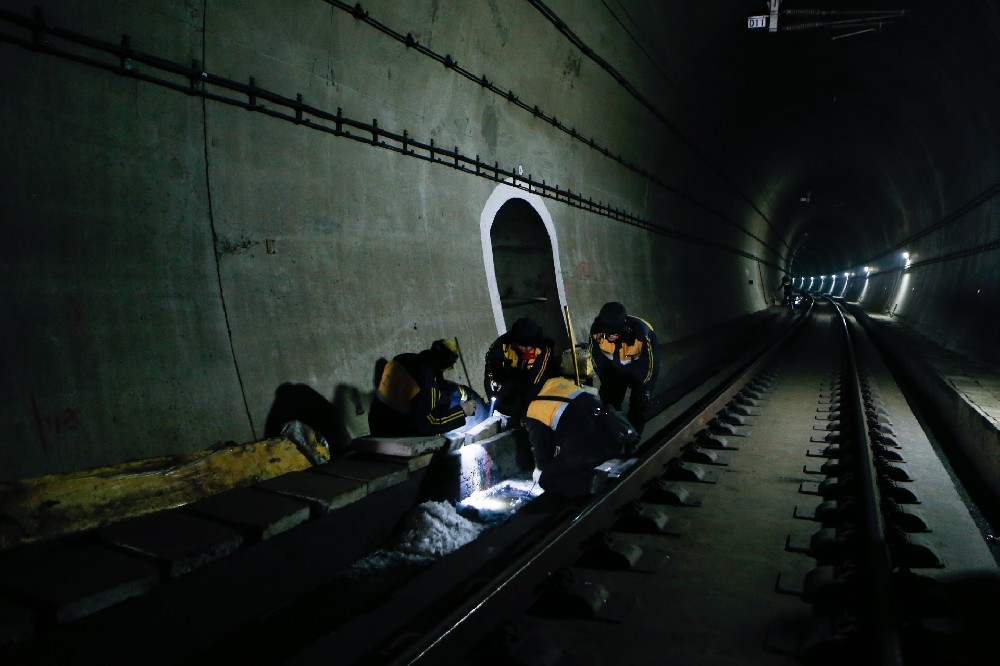 沿滩铁路运营隧道病害现状